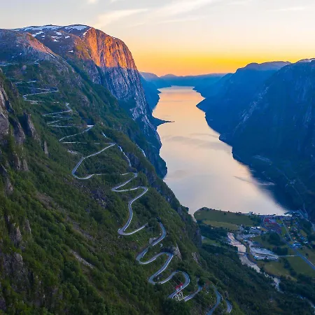 Kjerag فندق مبيت وإفطار Tjorhom